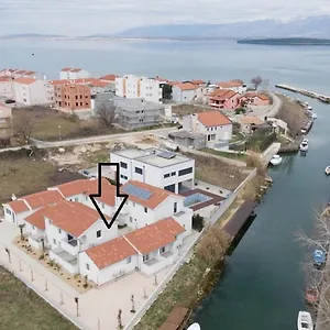 apartments-zdrijac-xi.hotelinzadar.com/