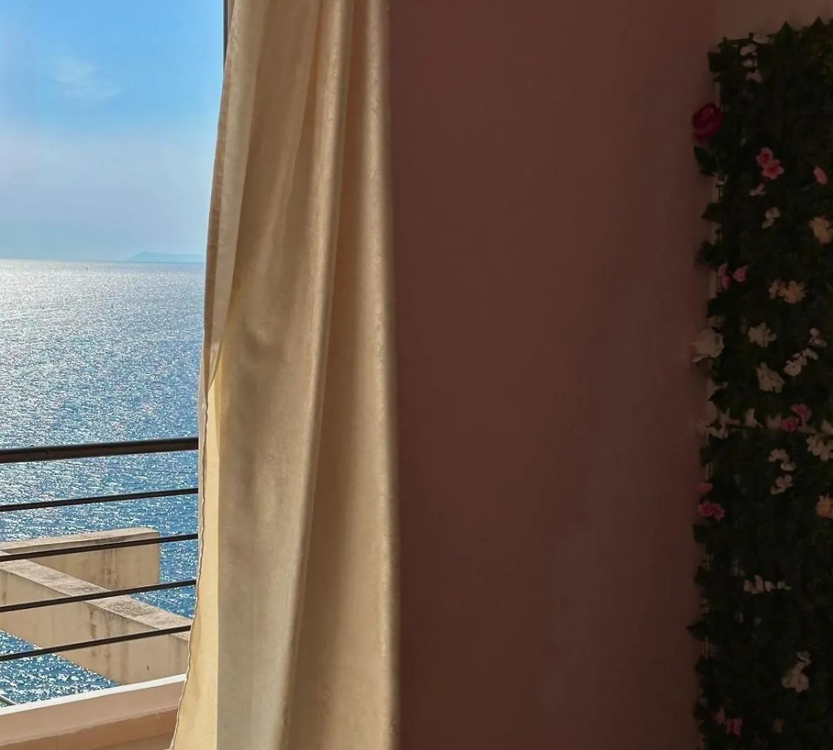 סרנדה Esmeralda Apartaments 0*,