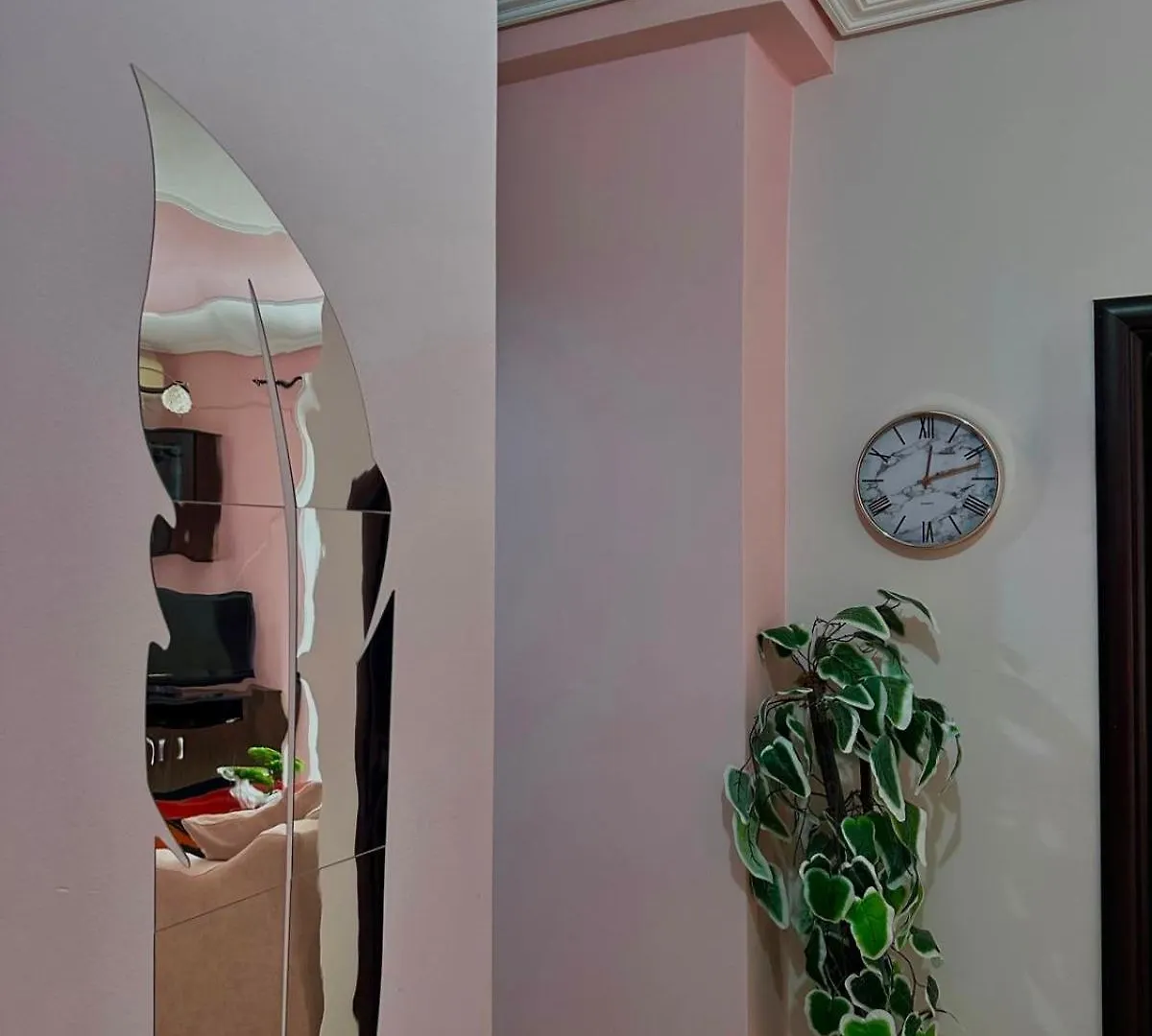 סרנדה Esmeralda Apartaments אלבניה