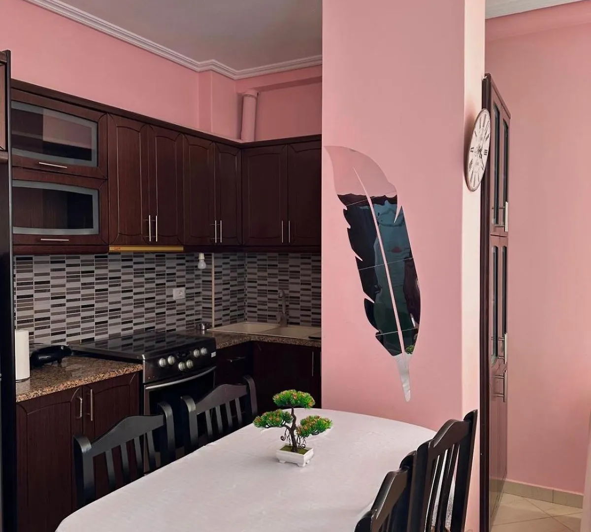 סרנדה Esmeralda Apartaments 0*,