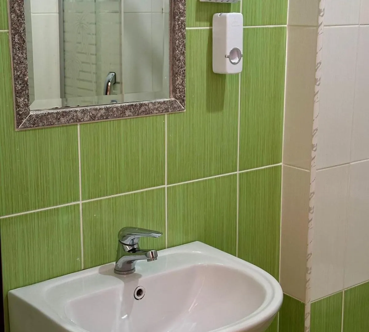 סרנדה Esmeralda Apartaments