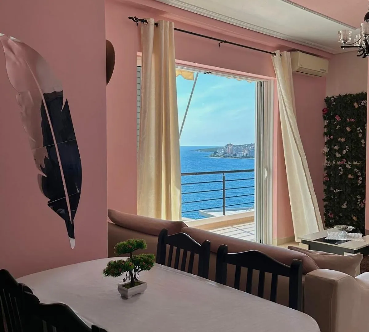 סרנדה Esmeralda Apartaments 0*,  אלבניה